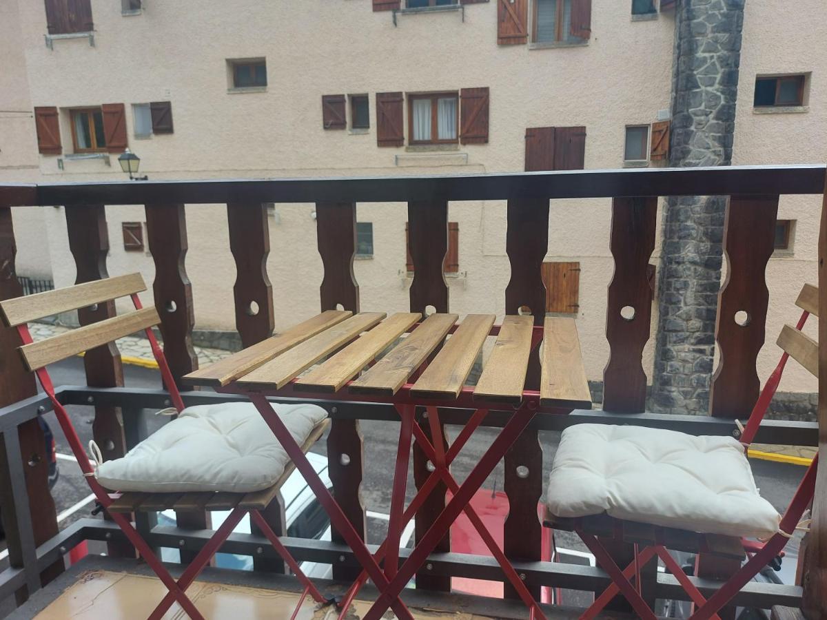 Casa Bihotz - Bonito Y Centrico Apartamento Con Garaje En Sallent Sallent de Gállego Kültér fotó