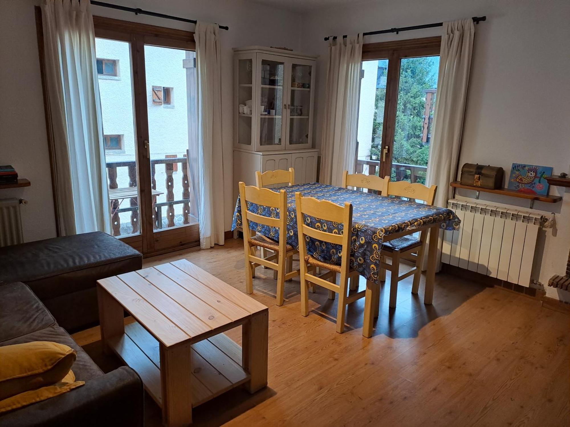 Casa Bihotz - Bonito Y Centrico Apartamento Con Garaje En Sallent Sallent de Gállego Kültér fotó